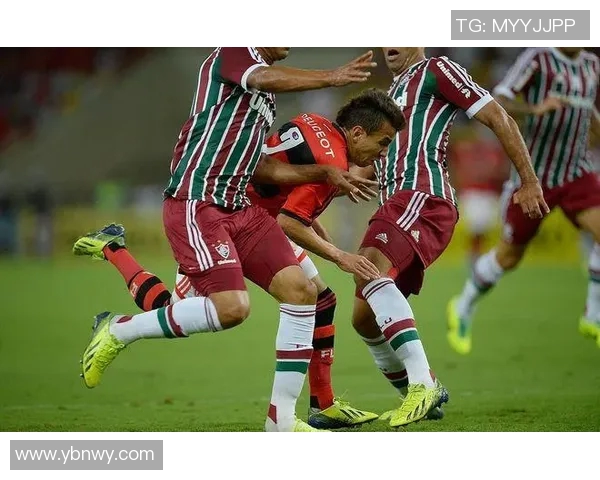 巴西足球盛宴CR巴西对决巴西国际争夺荣耀之战 巴西足球盛宴CR巴西对决巴西国际争夺荣耀之战