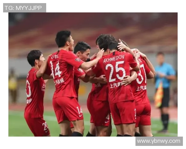 足协杯激战上海上港迎战天津队争夺晋级名额精彩对决引发球迷热议 足协杯激战上海上港迎战天津队争夺晋级名额精彩对决引发球迷热议