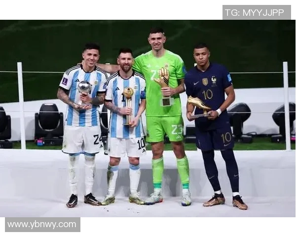 马丁内斯的传奇人生与足球生涯的辉煌成就探秘 马丁内斯的传奇人生与足球生涯的辉煌成就探秘