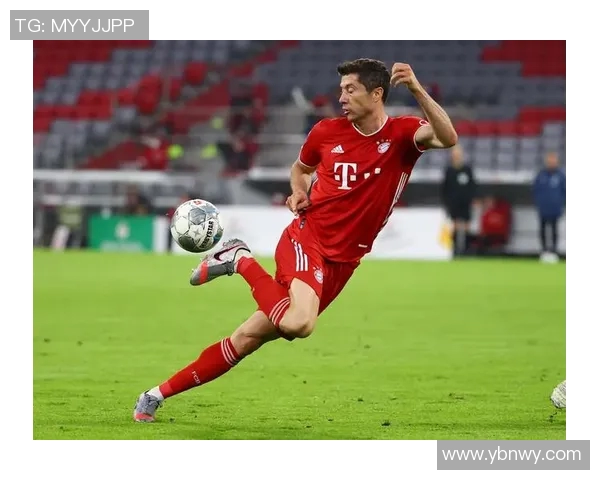 莱万回归安联球场遭拜仁球迷嘘声四起愤怒指责忘恩负义