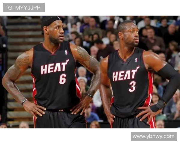 詹姆斯与韦德经典对决视频集锦回顾两位篮球巨星的辉煌时刻与精彩瞬间